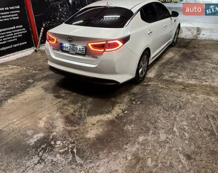 Білий Кіа Оптіма, об'ємом двигуна 2.4 л та пробігом 200 тис. км за 8800 $, фото 1 на Automoto.ua