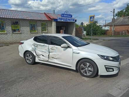 Киа Оптима 2015 в Харькове на Automoto.ua Белый Киа Оптима, объемом двигателя 2.4 л и пробегом 240 тыс. км за 6500 $, фото 1 на Automoto.ua
