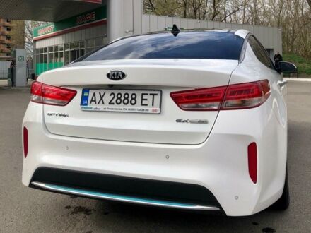Білий Кіа Оптіма, об'ємом двигуна 2 л та пробігом 125 тис. км за 16400 $, фото 1 на Automoto.ua