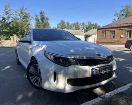 Білий Кіа Оптіма, об'ємом двигуна 2 л та пробігом 120 тис. км за 18000 $, фото 1 на Automoto.ua
