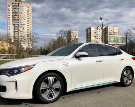 Білий Кіа Оптіма, об'ємом двигуна 2 л та пробігом 125 тис. км за 16700 $, фото 1 на Automoto.ua