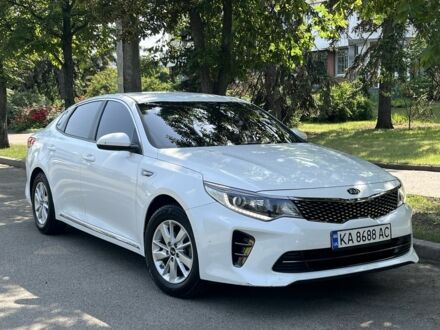 Киа Оптима 2017 в Киеве на Automoto.ua Белый Киа Оптима, объемом двигателя 2 л и пробегом 206 тыс. км за 12750 $, фото 1 на Automoto.ua