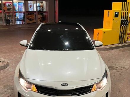 Білий Кіа Оптіма, об'ємом двигуна 2 л та пробігом 210 тис. км за 317 $, фото 1 на Automoto.ua