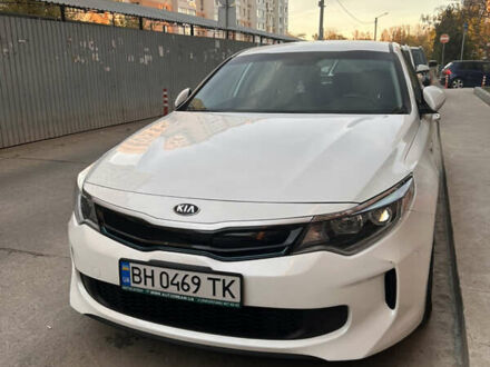 Киа Оптима 2017 в Одессе на Automoto.ua Белый Киа Оптима, объемом двигателя 2 л и пробегом 68 тыс. км за 17500 $, фото 1 на Automoto.ua