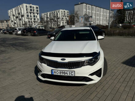 Киа Оптима 2019 в Ужгороде на Automoto.ua Белый Киа Оптима, объемом двигателя 1.6 л и пробегом 235 тыс. км за 13800 $, фото 1 на Automoto.ua