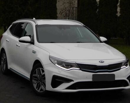 Белый Киа Оптима, объемом двигателя 0 л и пробегом 158 тыс. км за 9999 $, фото 1 на Automoto.ua