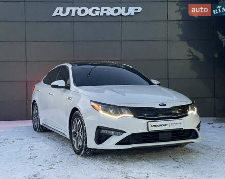Белый Киа Оптима, объемом двигателя 2 л и пробегом 70 тыс. км за 21800 $, фото 1 на Automoto.ua