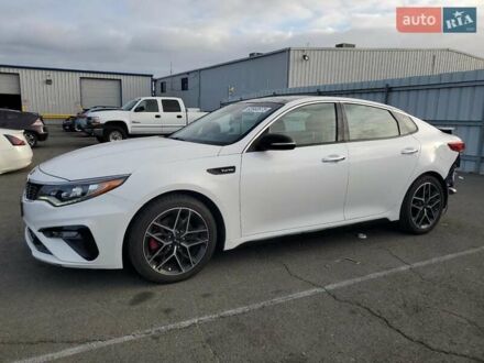 Белый Киа Оптима, объемом двигателя 2 л и пробегом 107 тыс. км за 2000 $, фото 1 на Automoto.ua