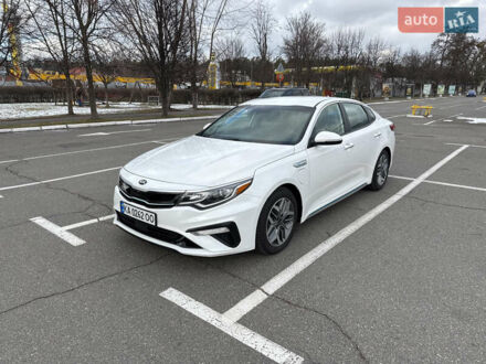 Киа Оптима 2019 в Киеве на Automoto.ua Белый Киа Оптима, объемом двигателя 2 л и пробегом 129 тыс. км за 19400 $, фото 1 на Automoto.ua