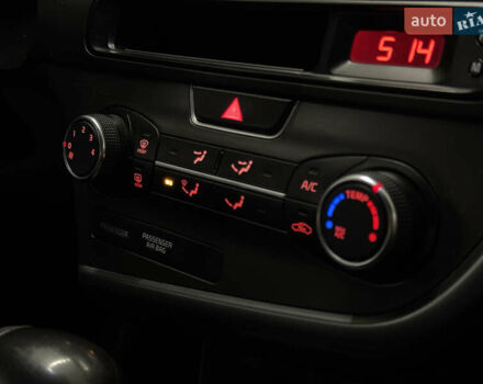 Бежевый Киа Оптима, объемом двигателя 2.36 л и пробегом 209 тыс. км за 9999 $, фото 25 на Automoto.ua