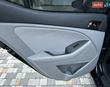 Черный Киа Оптима, объемом двигателя 2.36 л и пробегом 201 тыс. км за 7600 $, фото 32 на Automoto.ua