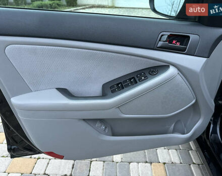 Черный Киа Оптима, объемом двигателя 2.36 л и пробегом 201 тыс. км за 7600 $, фото 27 на Automoto.ua