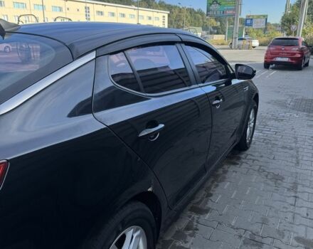 Черный Киа Оптима, объемом двигателя 2 л и пробегом 269 тыс. км за 8800 $, фото 4 на Automoto.ua