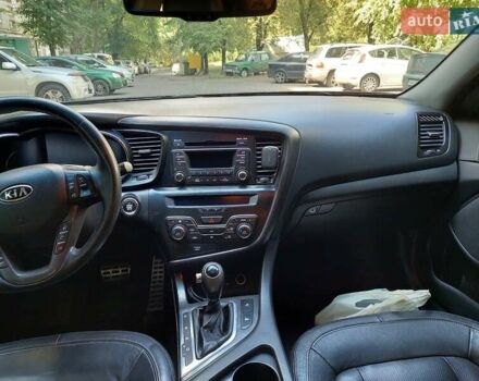 Чорний Кіа Оптіма, об'ємом двигуна 2 л та пробігом 155 тис. км за 8500 $, фото 12 на Automoto.ua