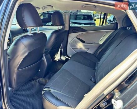 Черный Киа Оптима, объемом двигателя 0 л и пробегом 180 тыс. км за 9350 $, фото 4 на Automoto.ua