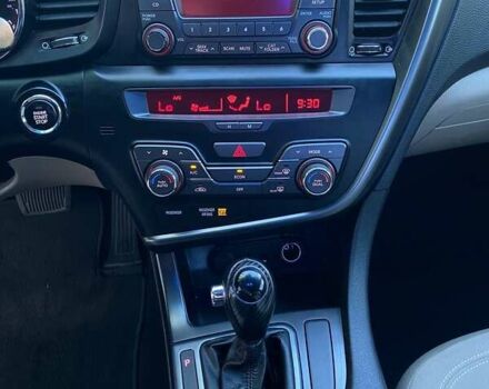 Черный Киа Оптима, объемом двигателя 2.36 л и пробегом 260 тыс. км за 7700 $, фото 12 на Automoto.ua