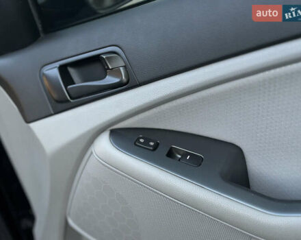 Черный Киа Оптима, объемом двигателя 2.36 л и пробегом 115 тыс. км за 10500 $, фото 51 на Automoto.ua