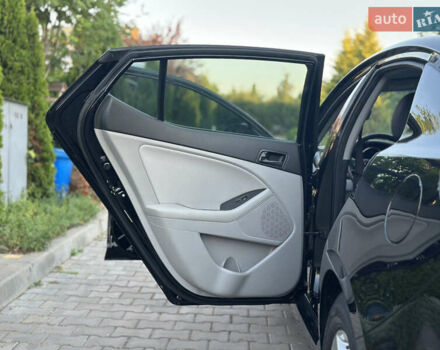 Черный Киа Оптима, объемом двигателя 2.36 л и пробегом 115 тыс. км за 10500 $, фото 25 на Automoto.ua