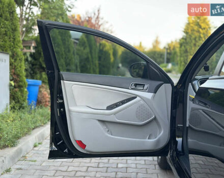 Черный Киа Оптима, объемом двигателя 2.36 л и пробегом 115 тыс. км за 10500 $, фото 31 на Automoto.ua