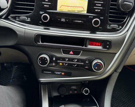 Черный Киа Оптима, объемом двигателя 2.36 л и пробегом 130 тыс. км за 11000 $, фото 12 на Automoto.ua