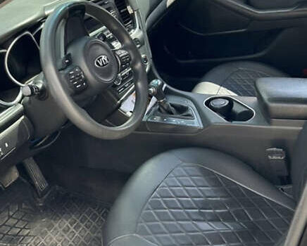 Черный Киа Оптима, объемом двигателя 2.36 л и пробегом 220 тыс. км за 10000 $, фото 9 на Automoto.ua