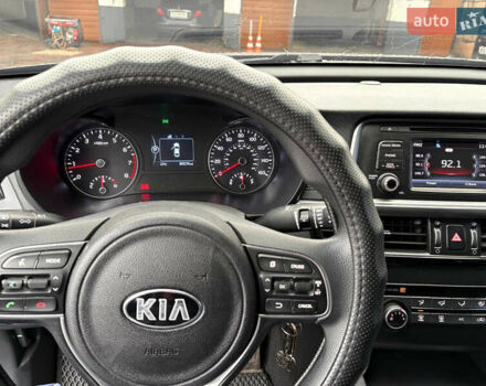 Черный Киа Оптима, объемом двигателя 2.4 л и пробегом 137 тыс. км за 11000 $, фото 10 на Automoto.ua