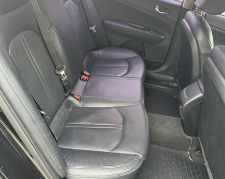 Черный Киа Оптима, объемом двигателя 2 л и пробегом 318 тыс. км за 10800 $, фото 8 на Automoto.ua