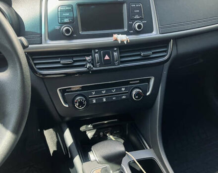 Черный Киа Оптима, объемом двигателя 2.4 л и пробегом 144 тыс. км за 10300 $, фото 8 на Automoto.ua