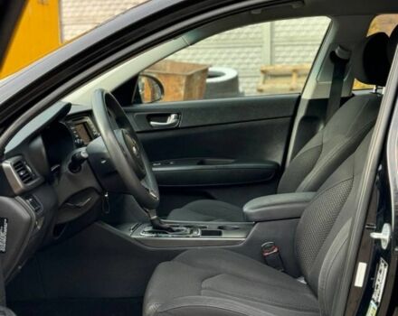 Черный Киа Оптима, объемом двигателя 0 л и пробегом 200 тыс. км за 9800 $, фото 1 на Automoto.ua