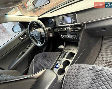 Черный Киа Оптима, объемом двигателя 2.4 л и пробегом 137 тыс. км за 11000 $, фото 7 на Automoto.ua