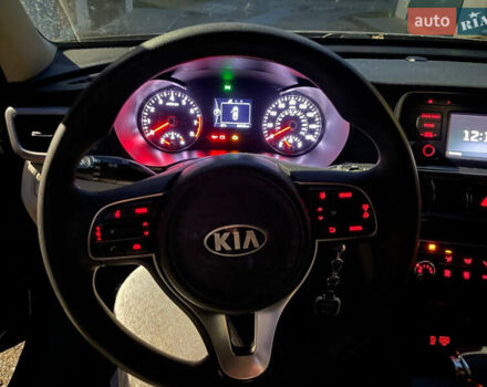 Черный Киа Оптима, объемом двигателя 2.36 л и пробегом 110 тыс. км за 10400 $, фото 9 на Automoto.ua