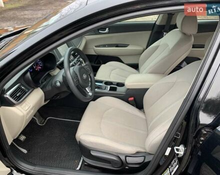 Черный Киа Оптима, объемом двигателя 2.36 л и пробегом 132 тыс. км за 10800 $, фото 10 на Automoto.ua