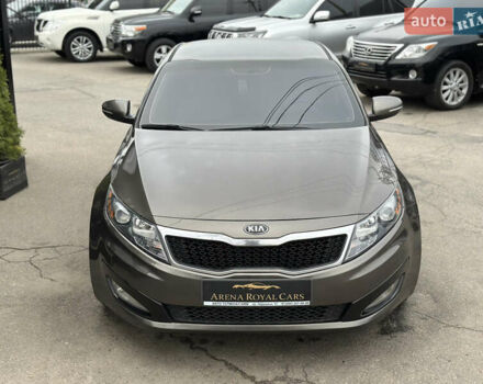Коричневый Киа Оптима, объемом двигателя 2.36 л и пробегом 220 тыс. км за 8800 $, фото 6 на Automoto.ua