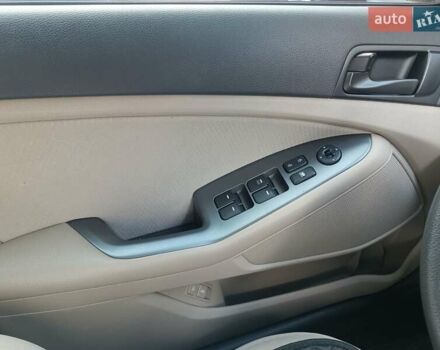 Коричневий Кіа Оптіма, об'ємом двигуна 2.36 л та пробігом 210 тис. км за 11200 $, фото 5 на Automoto.ua