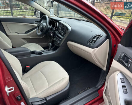 Красный Киа Оптима, объемом двигателя 2.36 л и пробегом 189 тыс. км за 8850 $, фото 16 на Automoto.ua