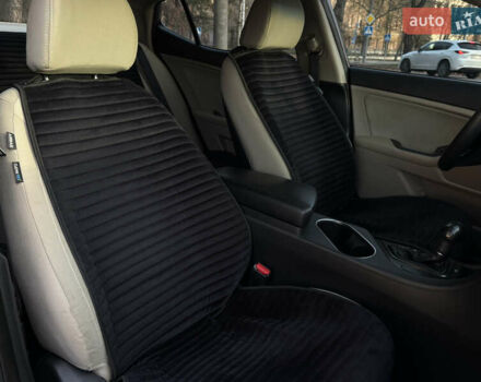 Червоний Кіа Оптіма, об'ємом двигуна 2.36 л та пробігом 116 тис. км за 9999 $, фото 16 на Automoto.ua