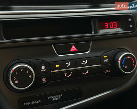 Червоний Кіа Оптіма, об'ємом двигуна 2.36 л та пробігом 116 тис. км за 9999 $, фото 12 на Automoto.ua