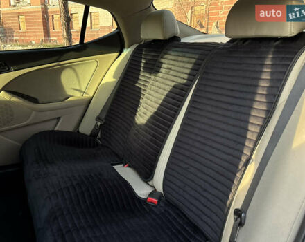 Червоний Кіа Оптіма, об'ємом двигуна 2.36 л та пробігом 116 тис. км за 9999 $, фото 18 на Automoto.ua