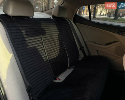 Червоний Кіа Оптіма, об'ємом двигуна 2.36 л та пробігом 116 тис. км за 9999 $, фото 17 на Automoto.ua