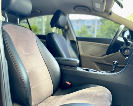 Червоний Кіа Оптіма, об'ємом двигуна 2.4 л та пробігом 184 тис. км за 9499 $, фото 16 на Automoto.ua