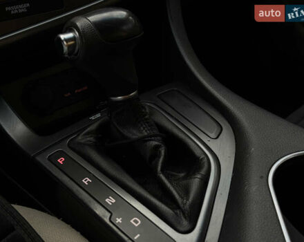 Червоний Кіа Оптіма, об'ємом двигуна 2.36 л та пробігом 116 тис. км за 9999 $, фото 13 на Automoto.ua