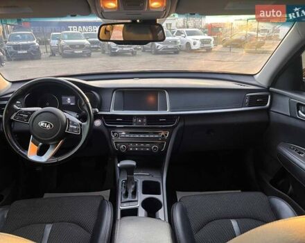 Красный Киа Оптима, объемом двигателя 2.36 л и пробегом 85 тыс. км за 12800 $, фото 11 на Automoto.ua