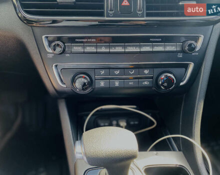 Красный Киа Оптима, объемом двигателя 2.36 л и пробегом 113 тыс. км за 14500 $, фото 13 на Automoto.ua