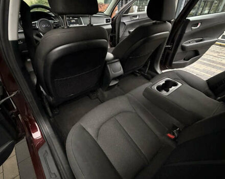 Червоний Кіа Оптіма, об'ємом двигуна 2.36 л та пробігом 80 тис. км за 13500 $, фото 16 на Automoto.ua