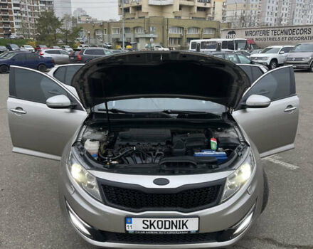 Серый Киа Оптима, объемом двигателя 2 л и пробегом 245 тыс. км за 10500 $, фото 5 на Automoto.ua