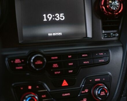 Серый Киа Оптима, объемом двигателя 2 л и пробегом 238 тыс. км за 9000 $, фото 5 на Automoto.ua