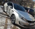 Сірий Кіа Оптіма, об'ємом двигуна 2 л та пробігом 149 тис. км за 10999 $, фото 2 на Automoto.ua