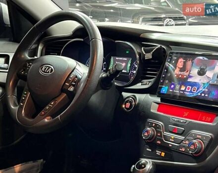 Серый Киа Оптима, объемом двигателя 0 л и пробегом 240 тыс. км за 11000 $, фото 8 на Automoto.ua