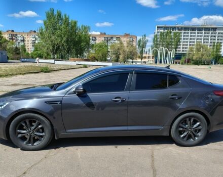 Сірий Кіа Оптіма, об'ємом двигуна 2 л та пробігом 200 тис. км за 10999 $, фото 3 на Automoto.ua