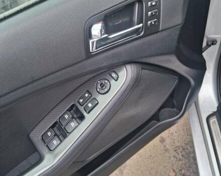 Серый Киа Оптима, объемом двигателя 2 л и пробегом 323 тыс. км за 9300 $, фото 2 на Automoto.ua